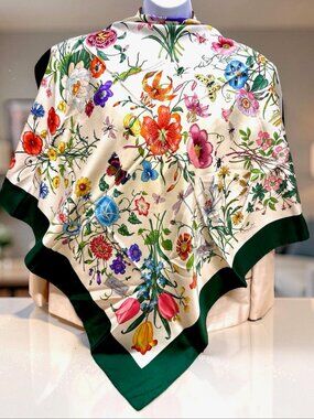 Gucci V. ACCORNERO Floral Silk Satin Scarf  Green Beige  PinkInsect  Flora (23